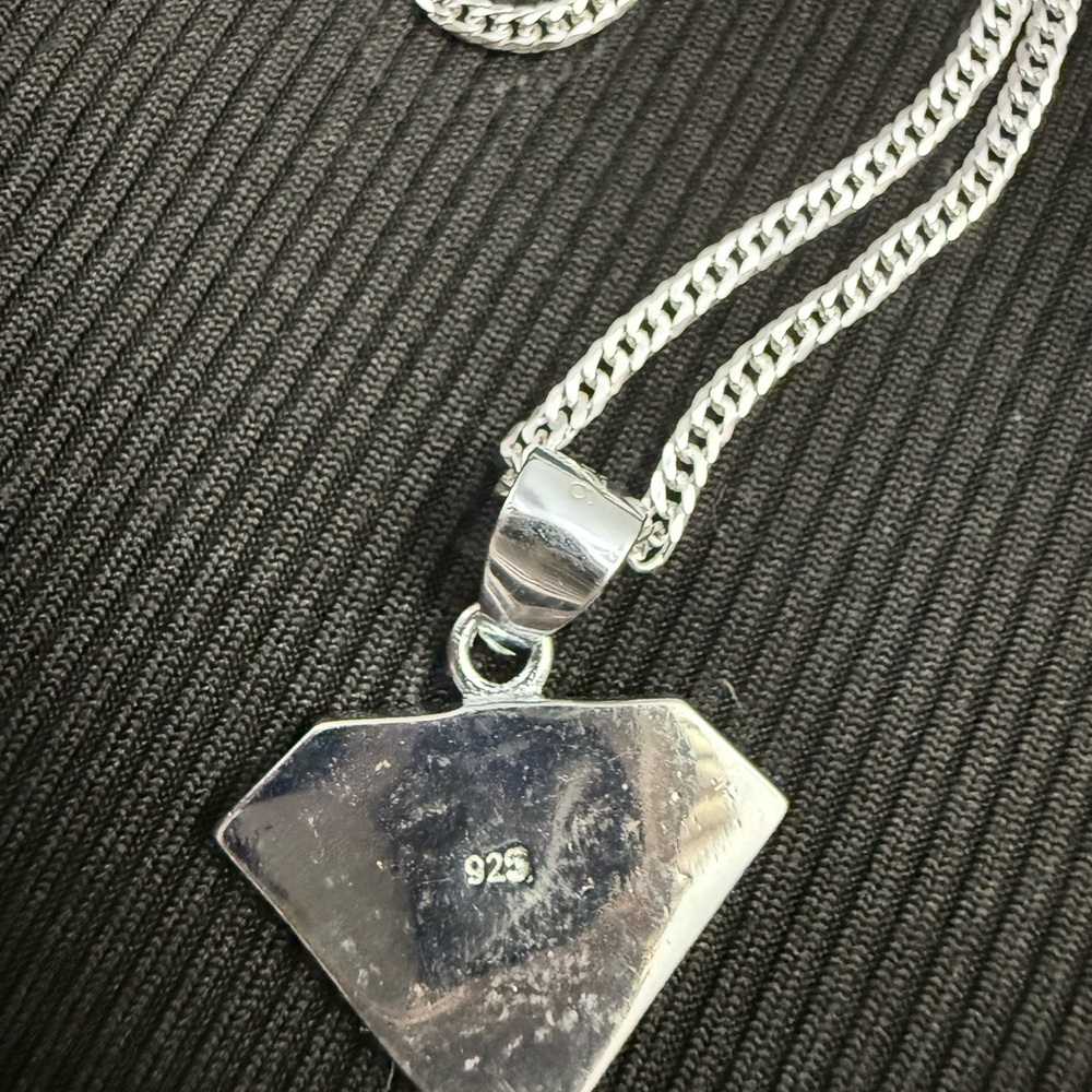 Superman necklace 20" - Picture 5 of 5